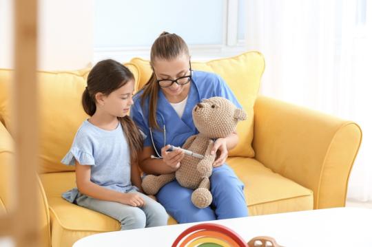 Evde Çocuk Doktoru Muayenesi